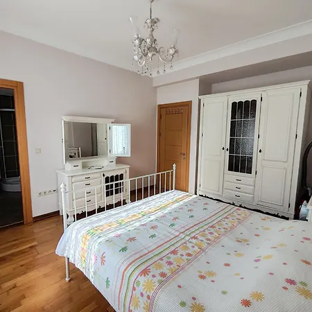 Garden Floor Flat In A Beachfront Complex With A Pool Gümüşyaka