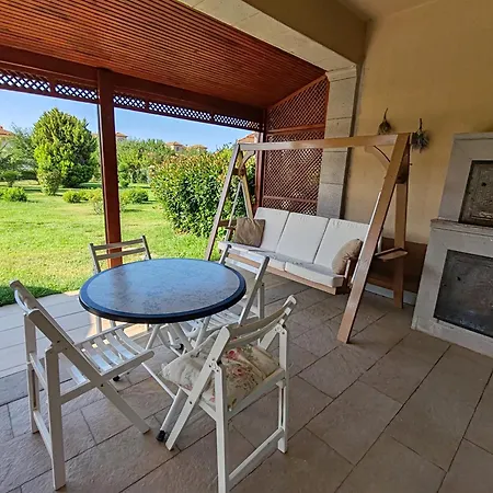 شقة Garden Floor Flat In A Beachfront Complex With A Pool Gümüşyaka