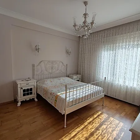 Garden Floor Flat In A Beachfront Complex With A Pool *