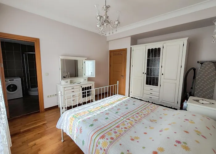 Garden Floor Flat In A Beachfront Complex With A Pool Gümüşyaka