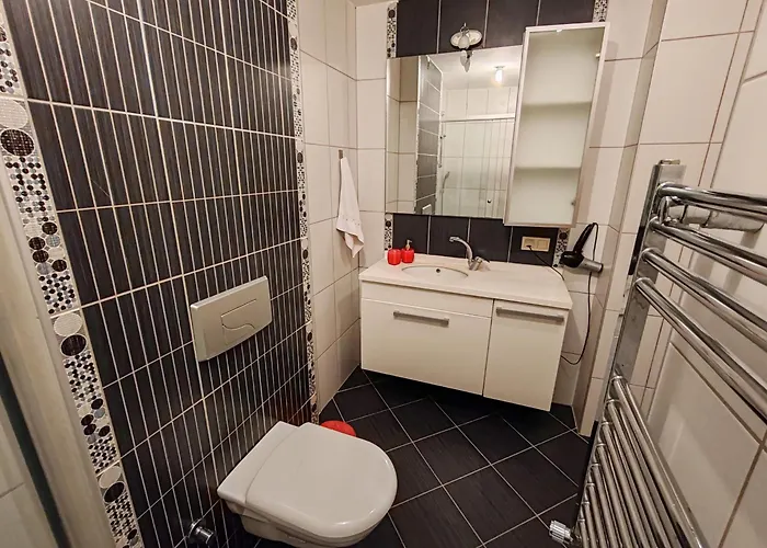 Garden Floor Flat In A Beachfront Complex With A Pool Gümüşyaka