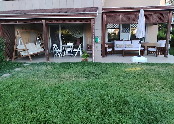 Garden Floor Flat In A Beachfront Complex With A Pool Gümüşyaka